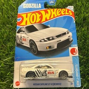 Divided White Nissan Skyline GT-R Toy Car